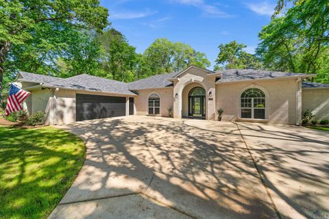 A home in Gladewater