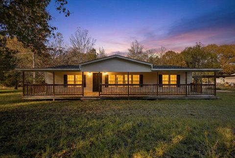 Homes For Sale - 1205 County Line Road<br/> Troup, TX 75789