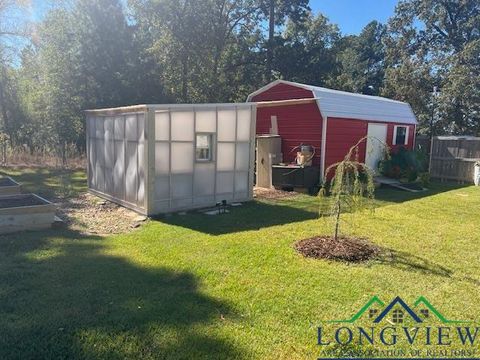 A home in Gladewater