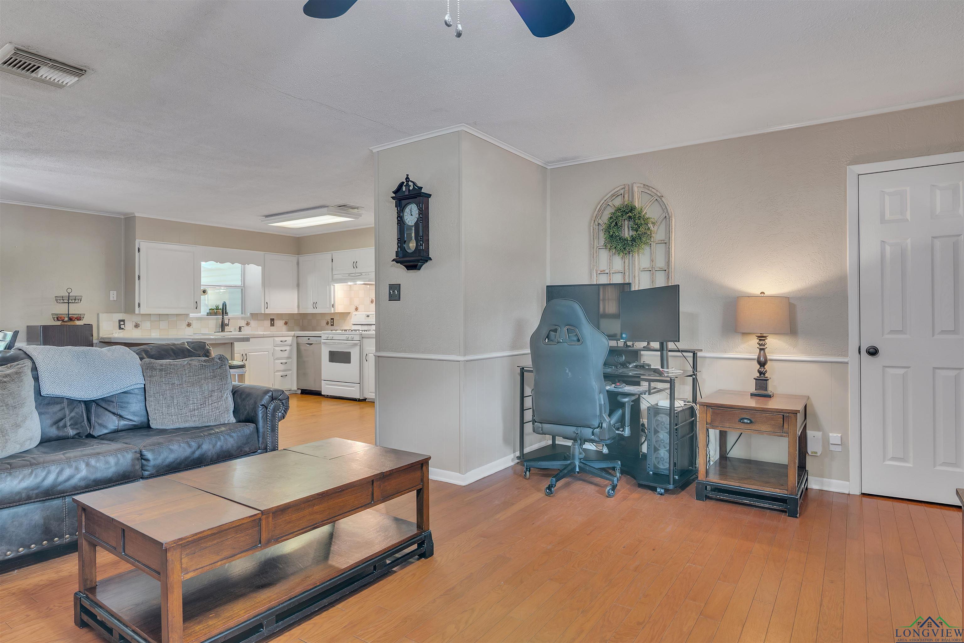 312 Parkway Ln, Gilmer, Texas image 6