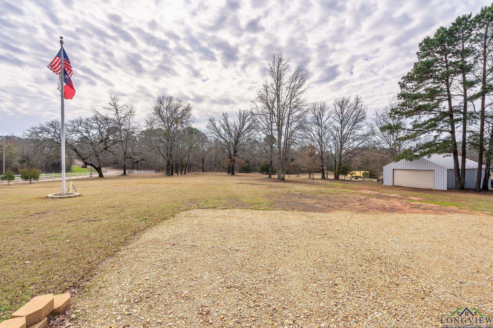 1030 County Road 2215, Daingerfield, Texas image 8