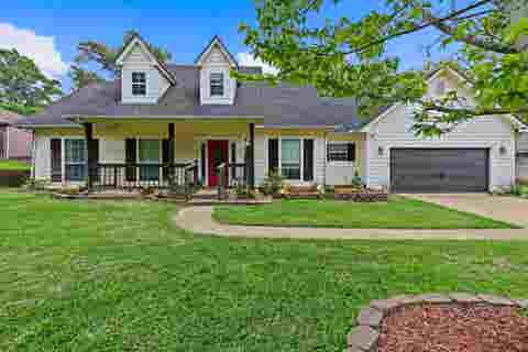 Homes For Sale - 1606 Larissa St<br/> Longview, TX 75604