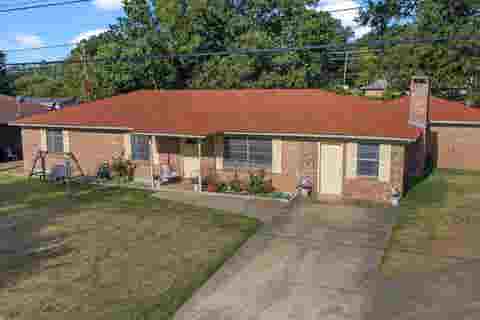 Homes For Sale - 2211 Nixson Dr<br/> Longview, TX 75602
