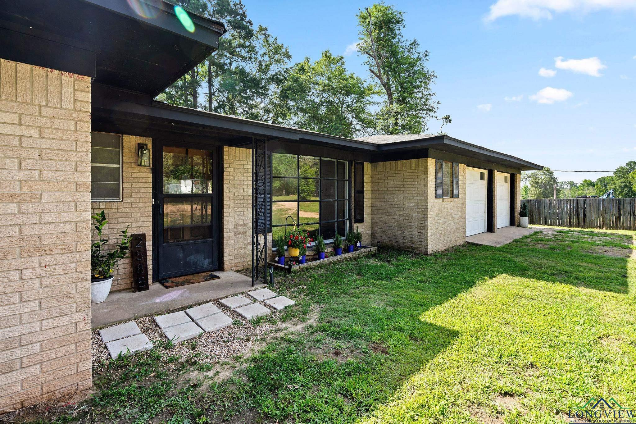 2585 N Fm 250, Hughes Springs, Texas image 3