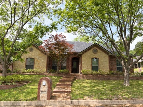 Homes For Rent - 5603 Thomas Nelson Dr<br/> Smith County, Tyler, TX 75707