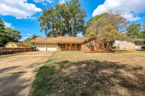 Homes For Sale - 1701 Rodden Dr<br/> Longview, TX 75604