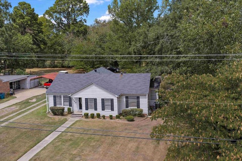 Homes For Sale - 120 W Neal St<br/> Carthage, TX 75633