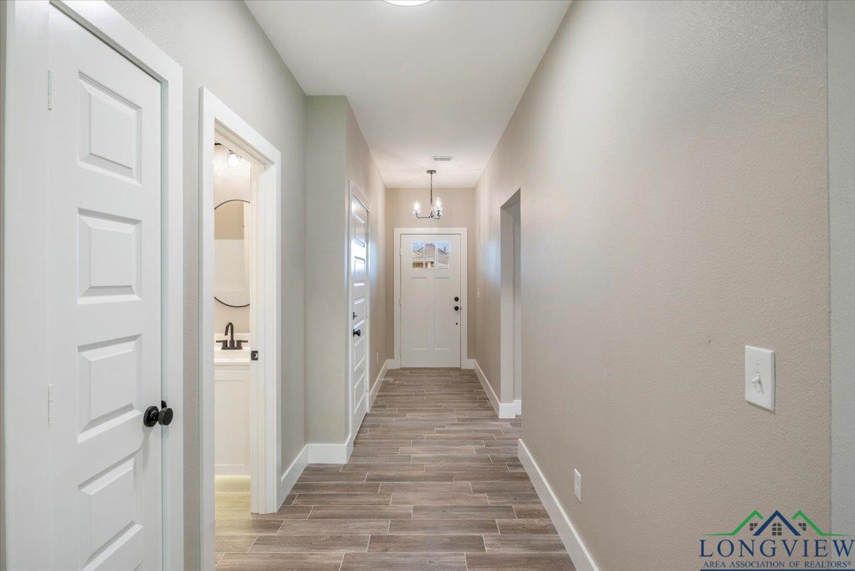 16226 Crossing Circle, Lindale, Texas image 6