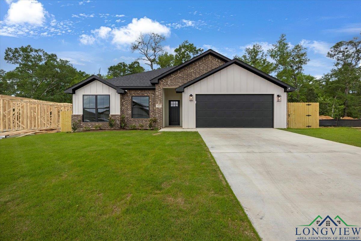 16226 Crossing Circle, Lindale, Texas image 1