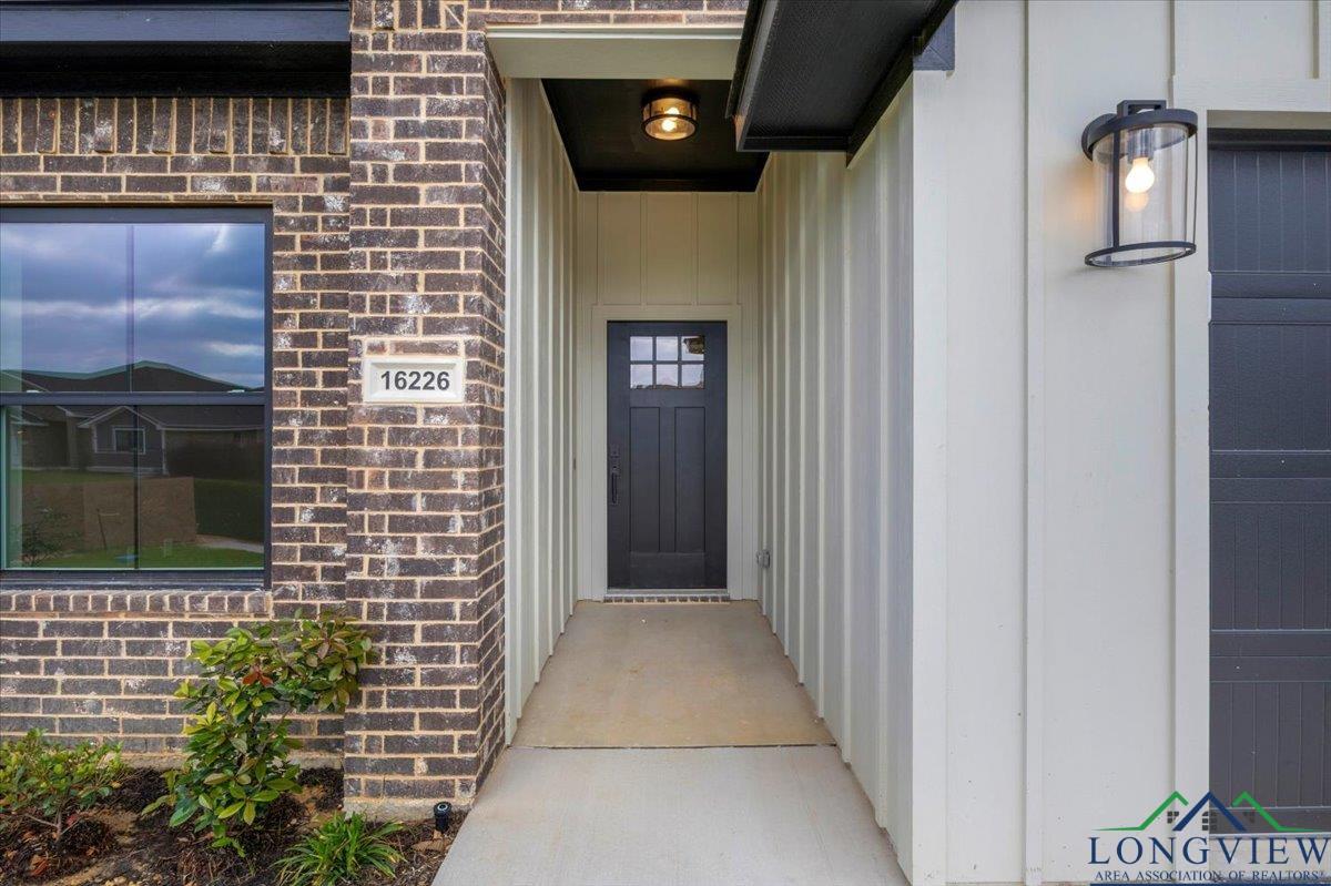 16226 Crossing Circle, Lindale, Texas image 4
