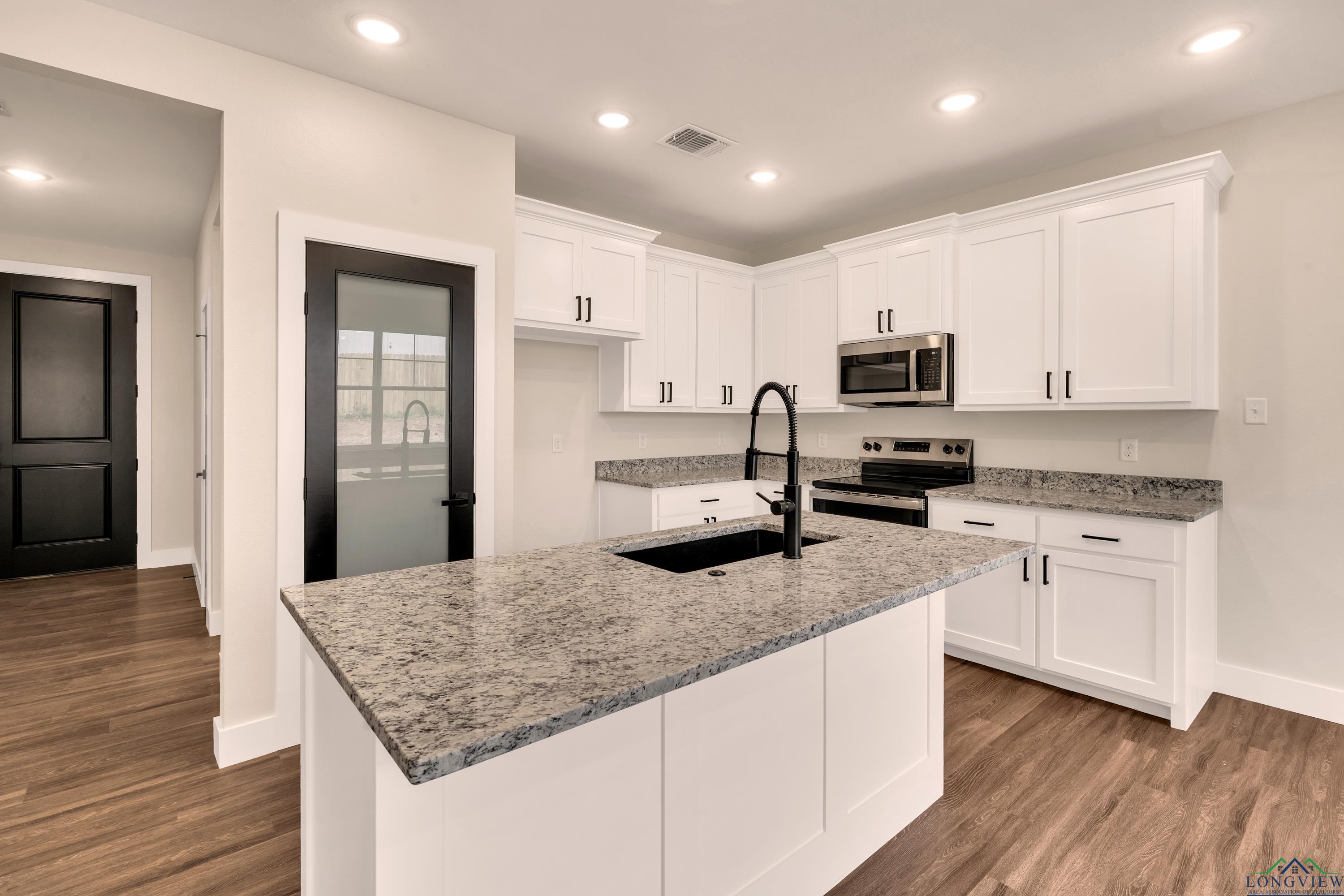 120 Mia Ln, Longview, Texas image 3