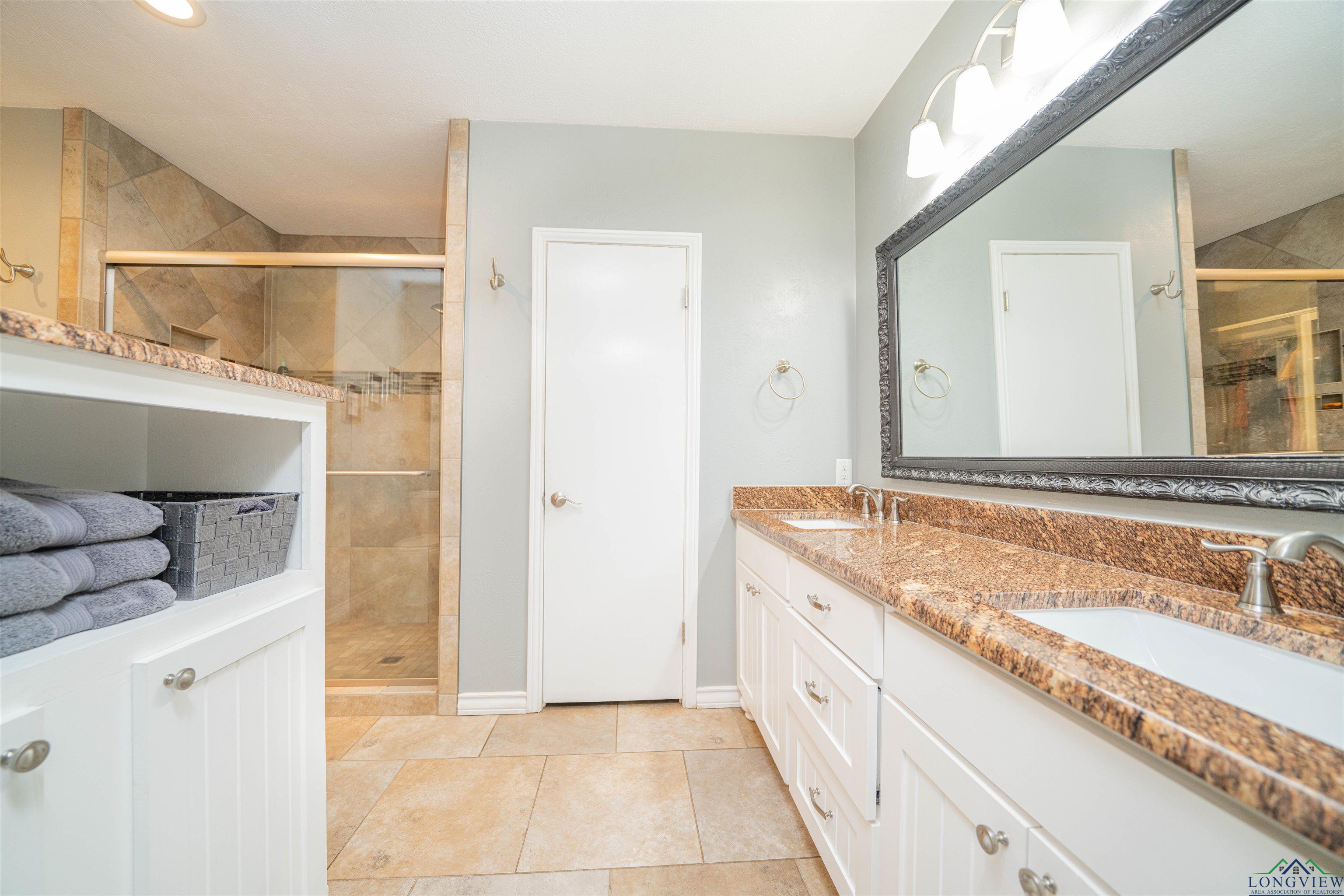 3805 Treetop Ln, Longview, Texas image 22