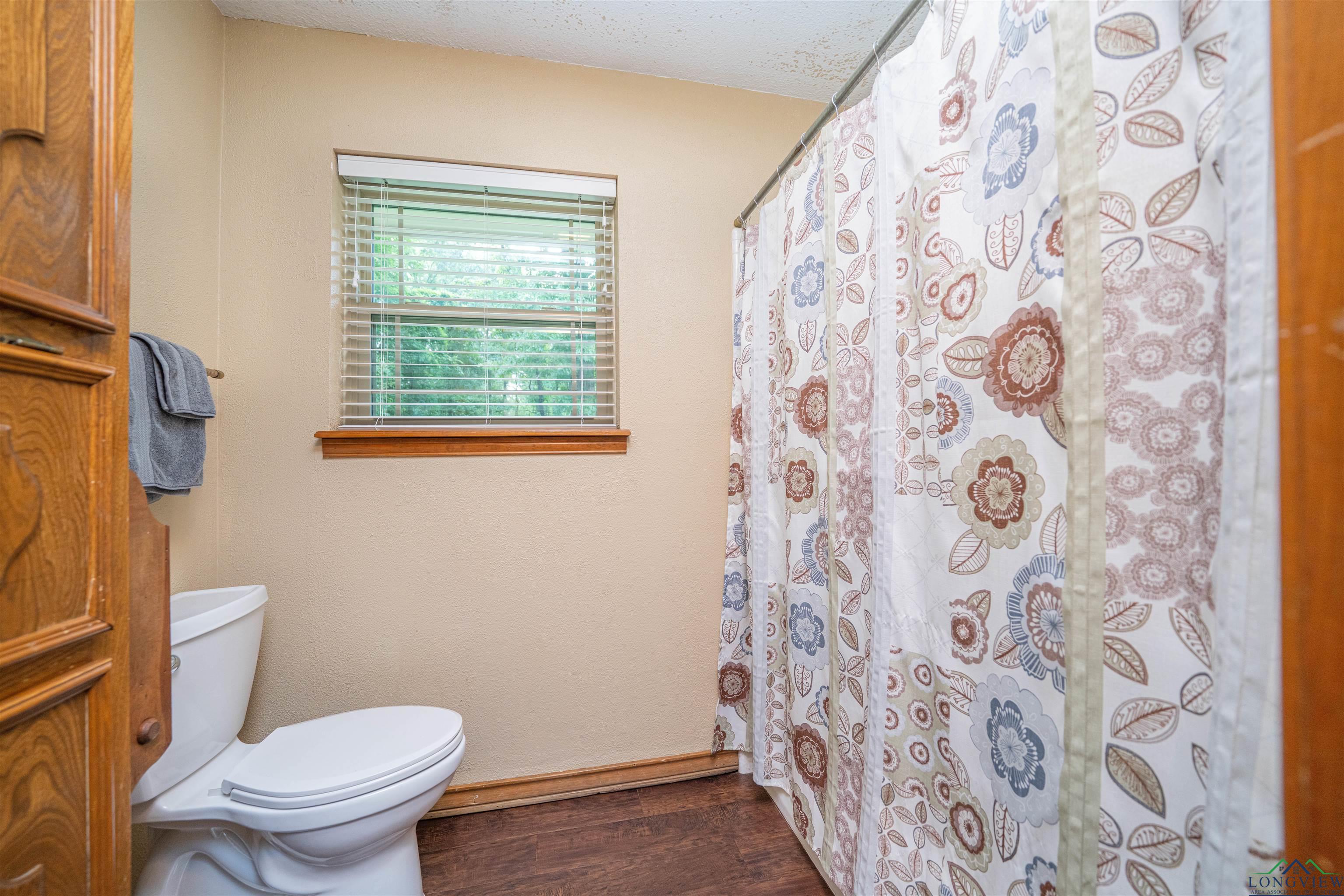 3805 Treetop Ln, Longview, Texas image 29