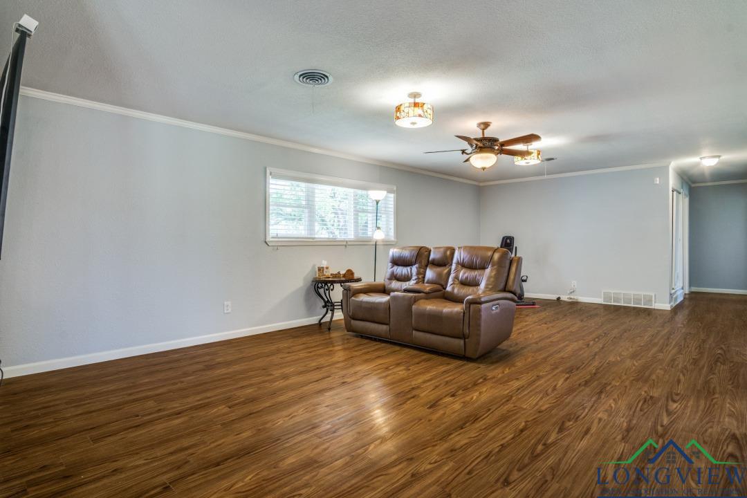 3610 Lakeshore Drive, Weatherford, Texas image 5