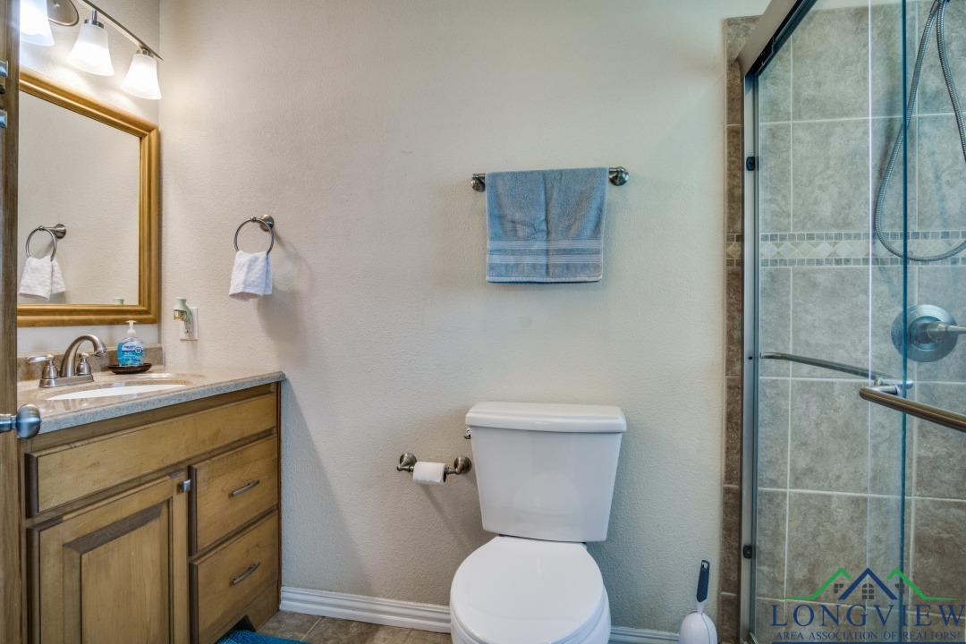 3610 Lakeshore Drive, Weatherford, Texas image 7