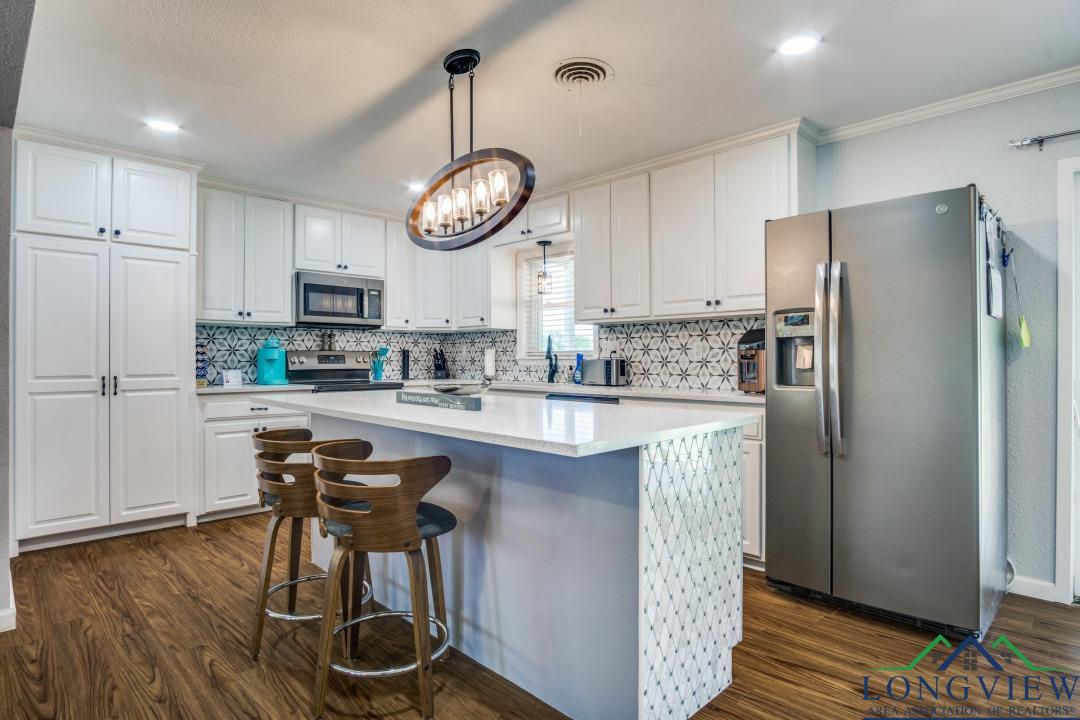 3610 Lakeshore Drive, Weatherford, Texas image 3
