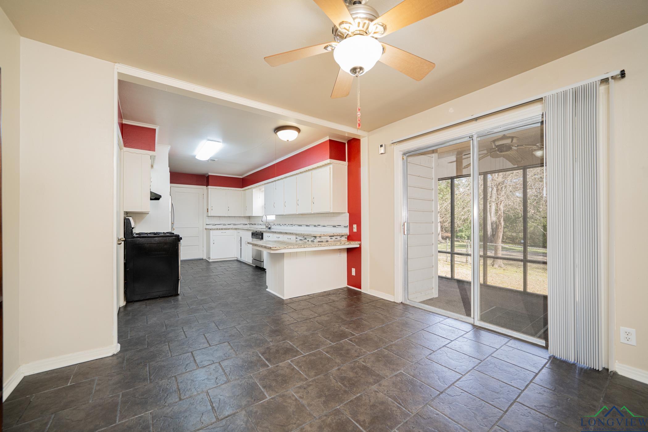 910 Joyce St, Longview, Texas image 8