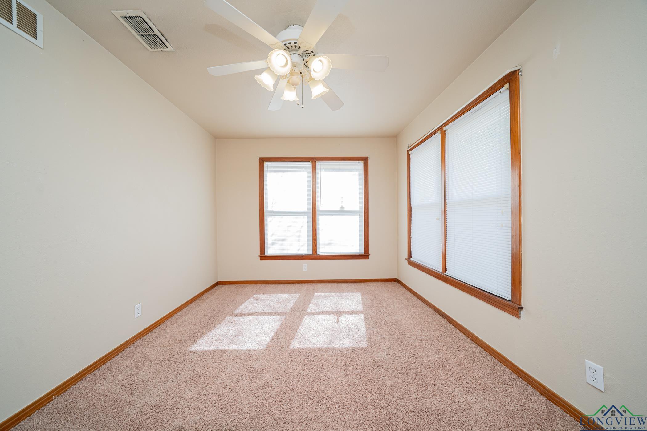 910 Joyce St, Longview, Texas image 12