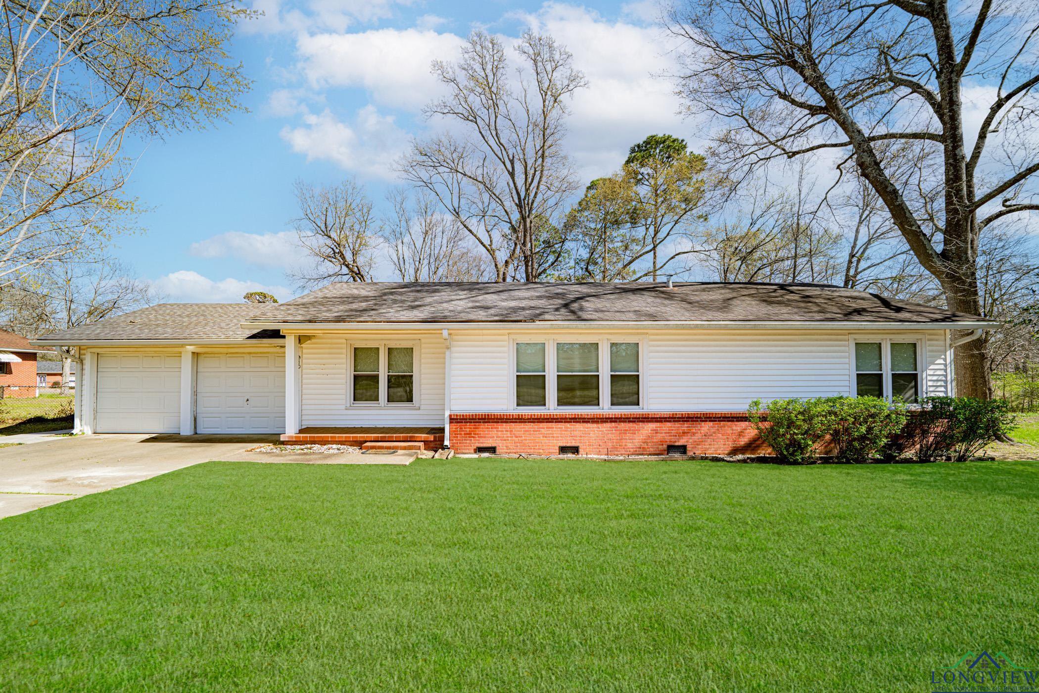 910 Joyce St, Longview, Texas image 1