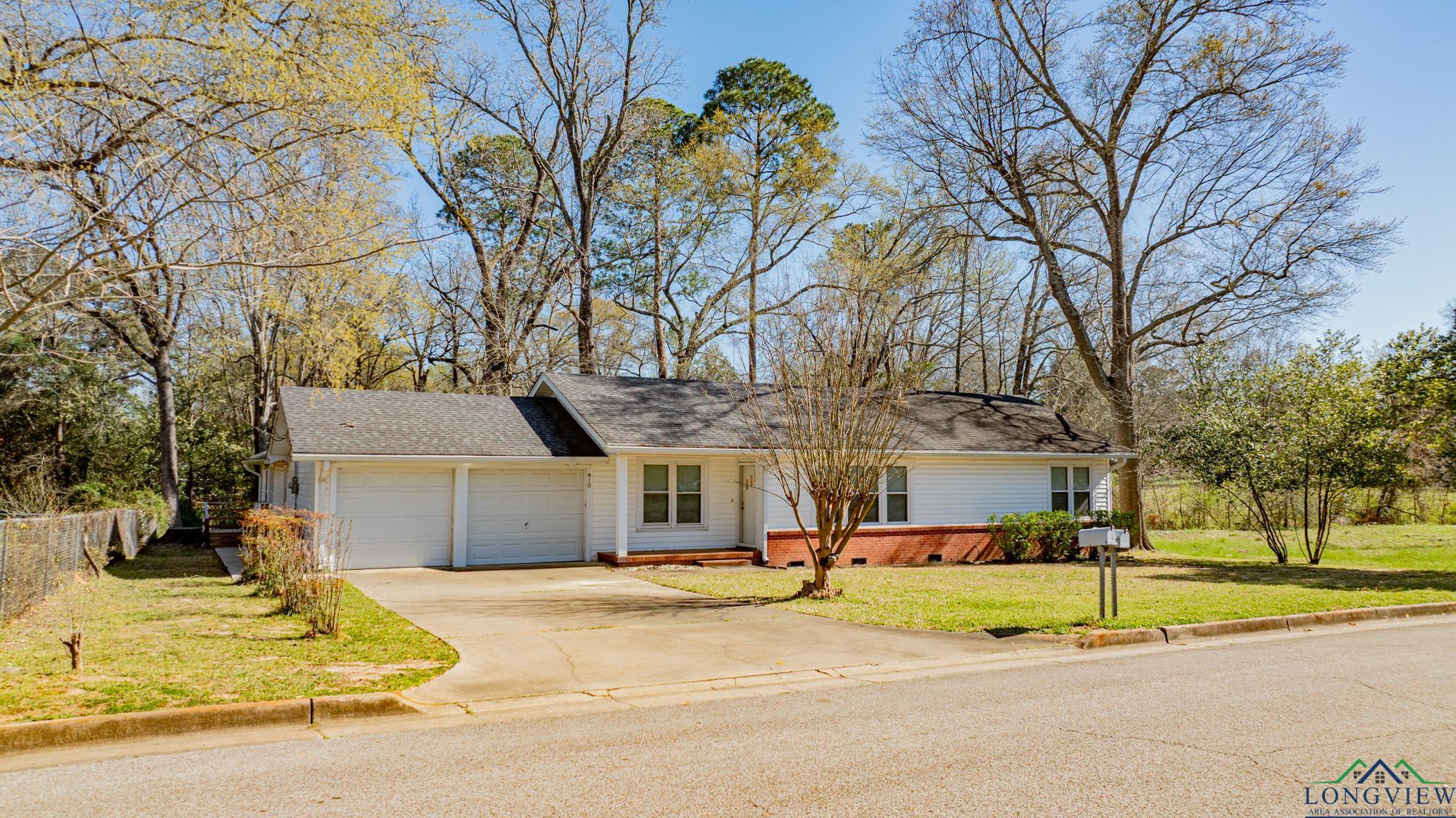 910 Joyce St, Longview, Texas image 28