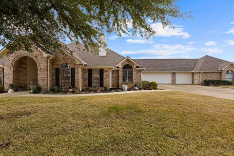 Homes For Sale - 300 Mill Run Dr<br/> Longview, TX 75604