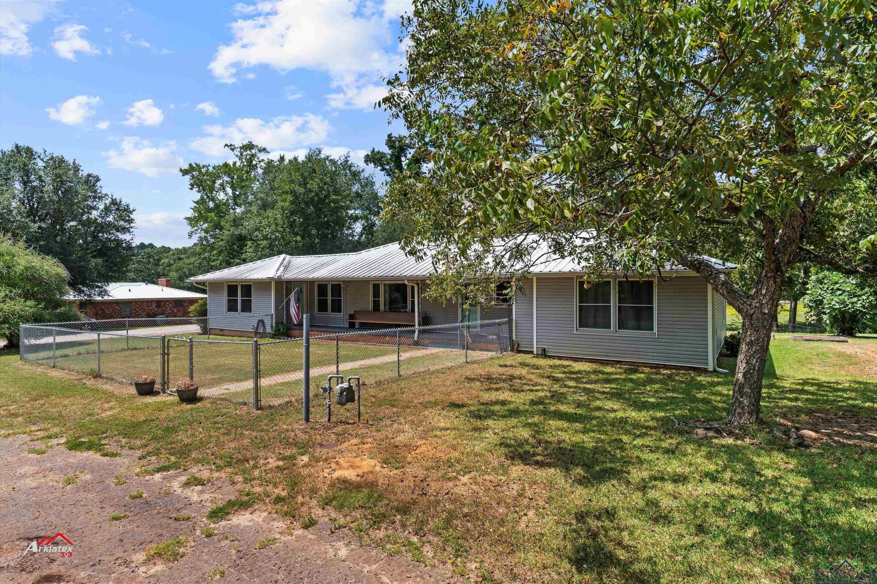 11070 Main St, Overton, Texas image 2