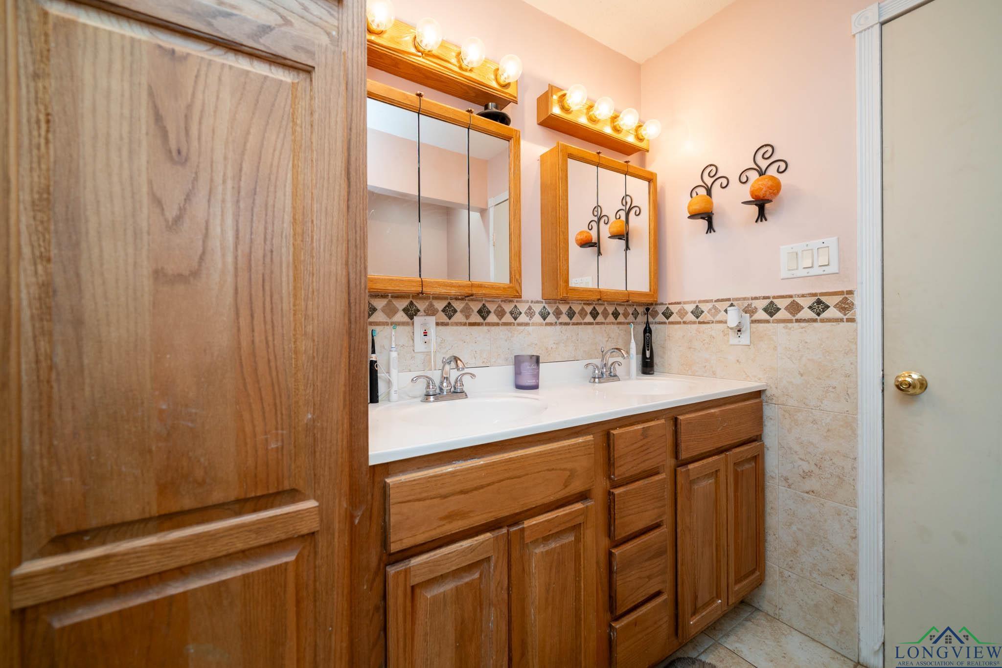 3365 Omie Drive, Longview, Texas image 29