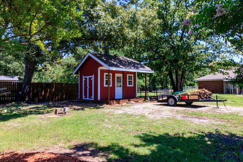 A home in Lindale