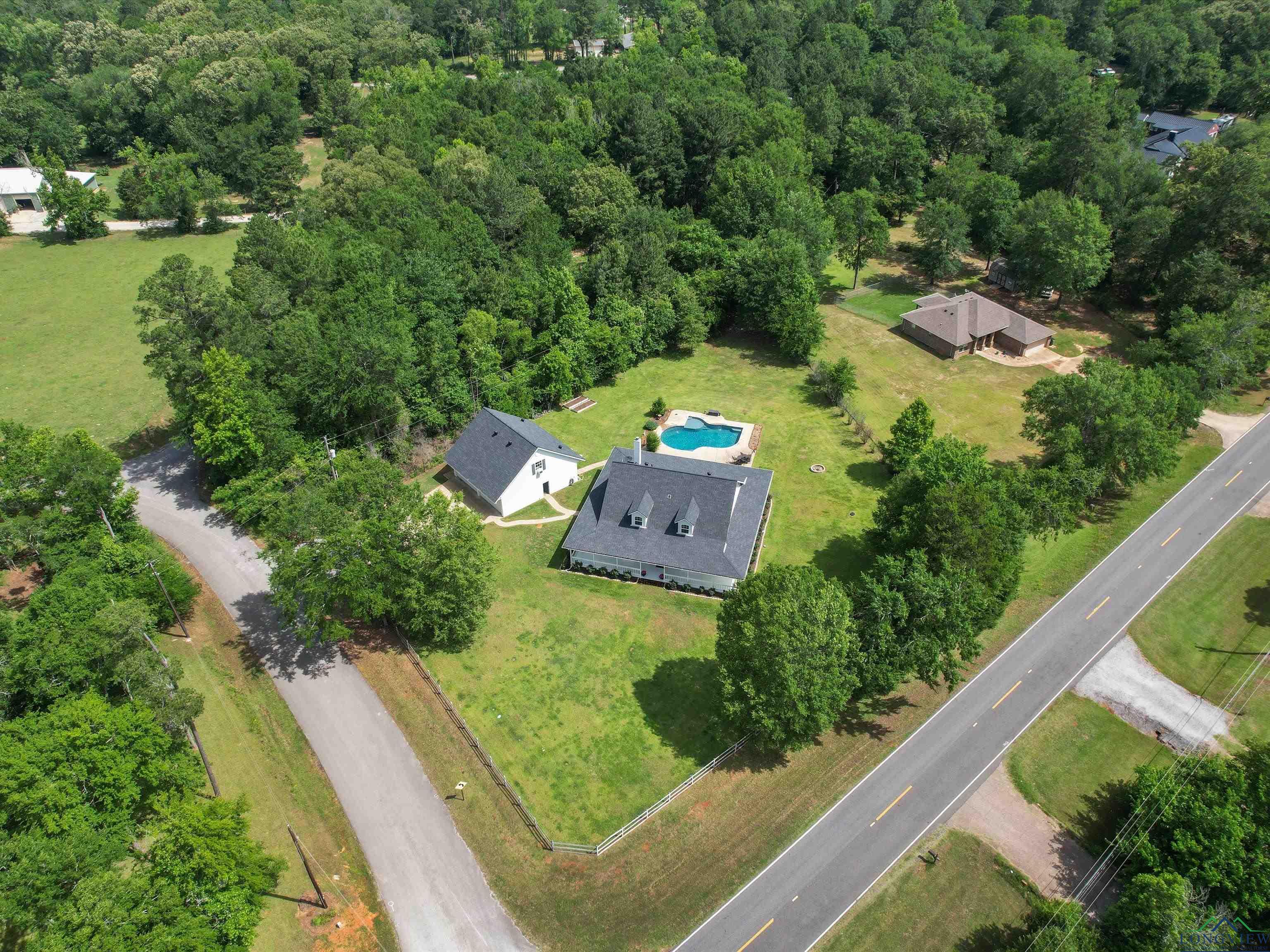 16464 County Line Rd, Gladewater, Texas image 7