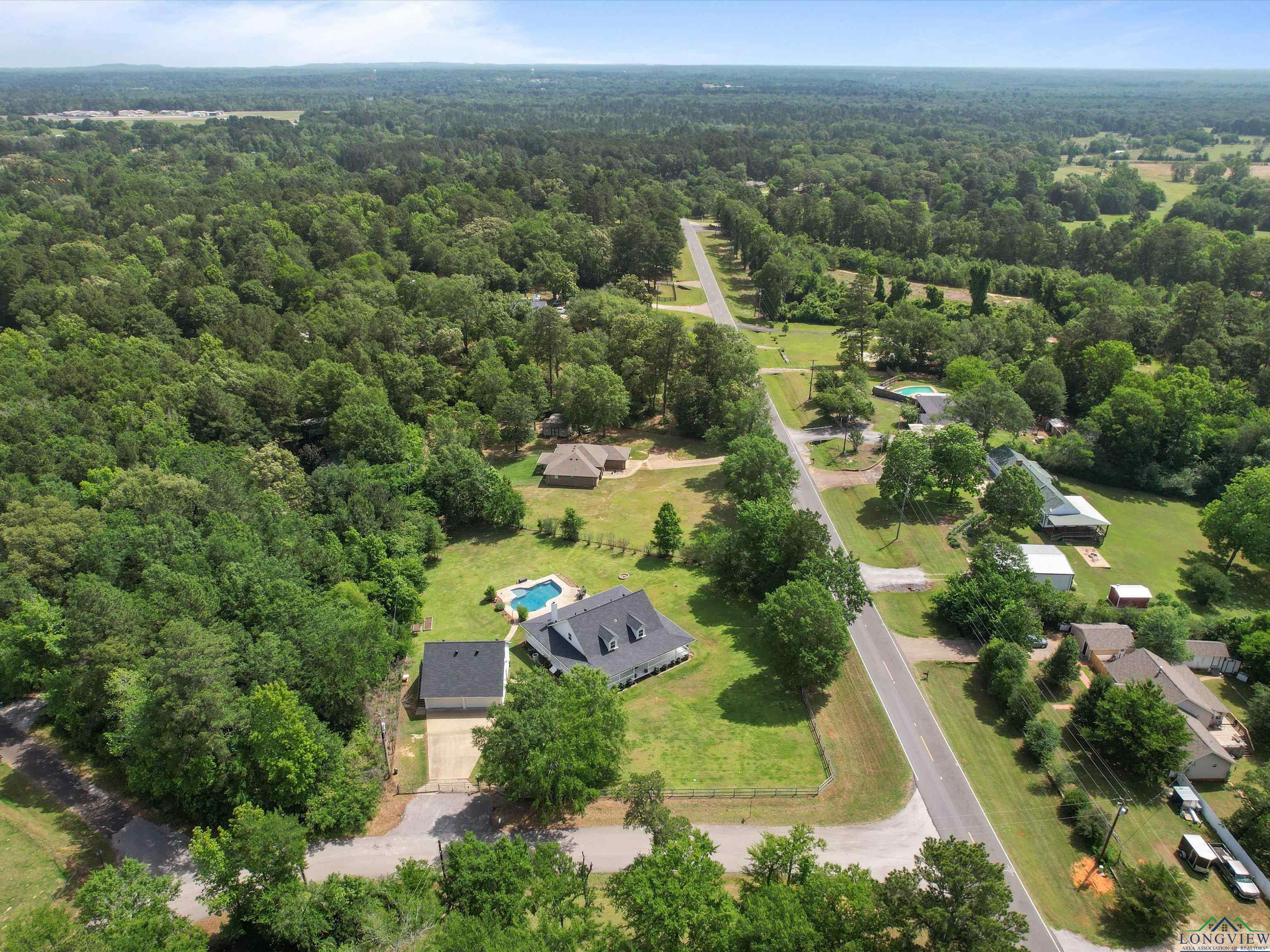 16464 County Line Rd, Gladewater, Texas image 4