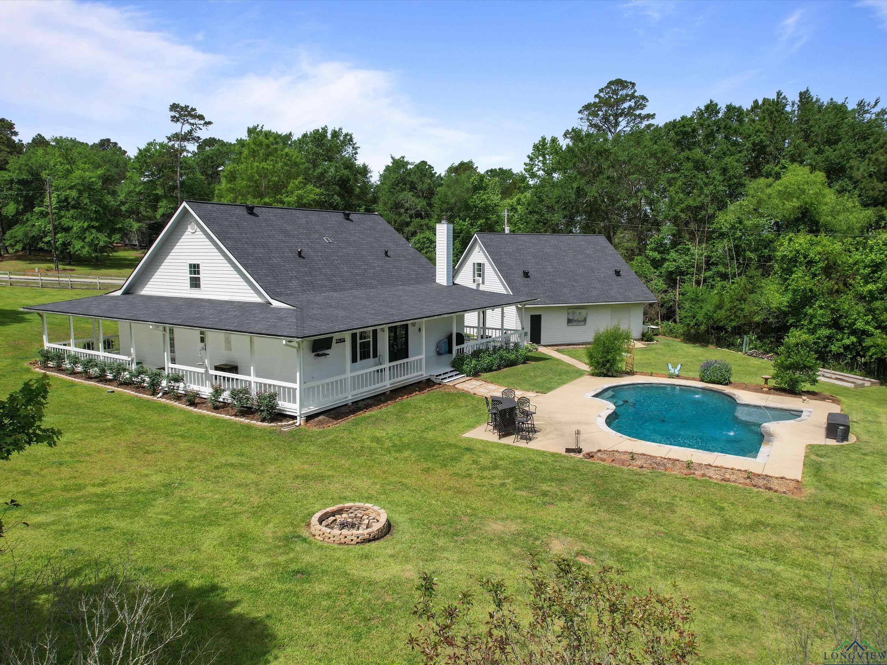 16464 County Line Rd, Gladewater, Texas image 13