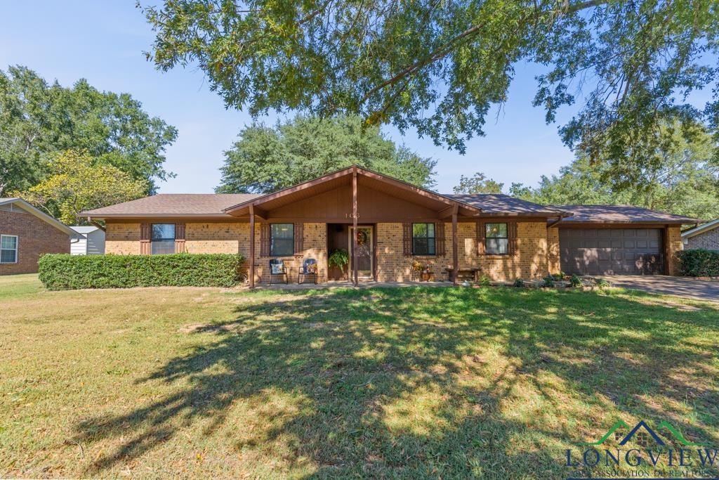 106 Bob White St, Pittsburg, Texas image 1