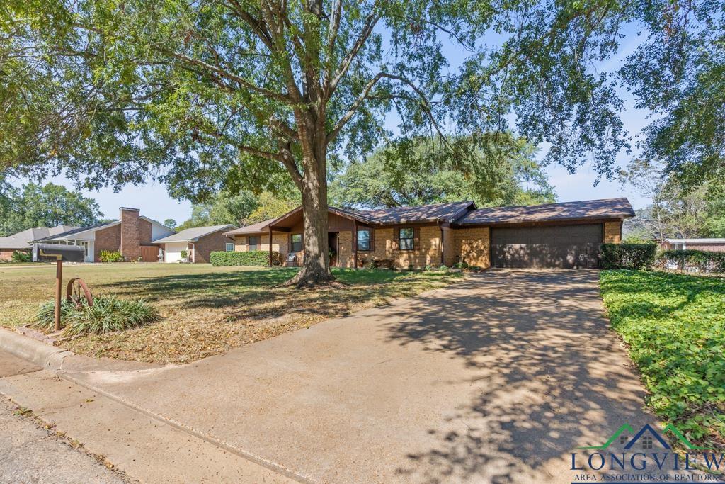 106 Bob White St, Pittsburg, Texas image 2