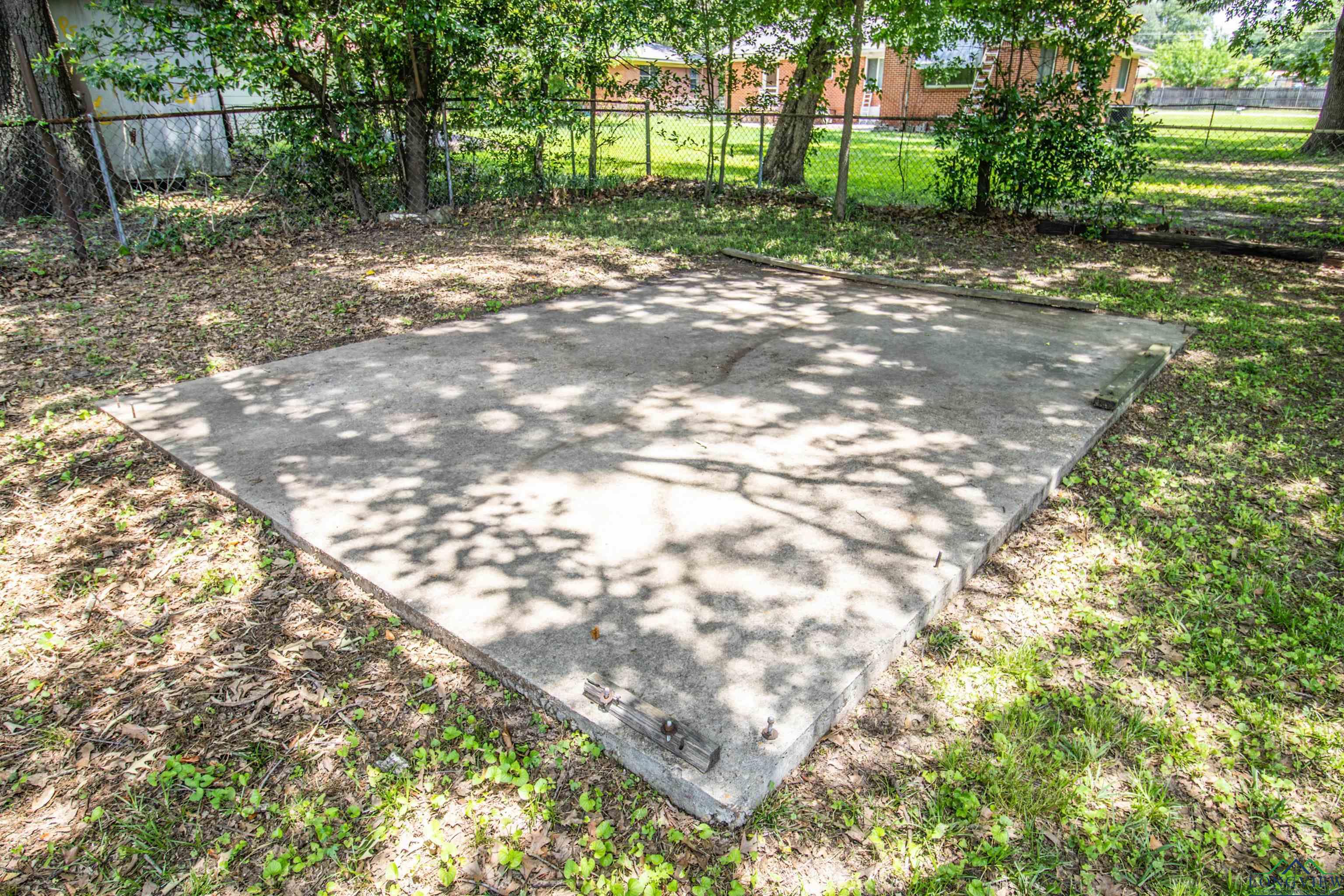 103 W Primrose Lane, Longview, Texas image 23