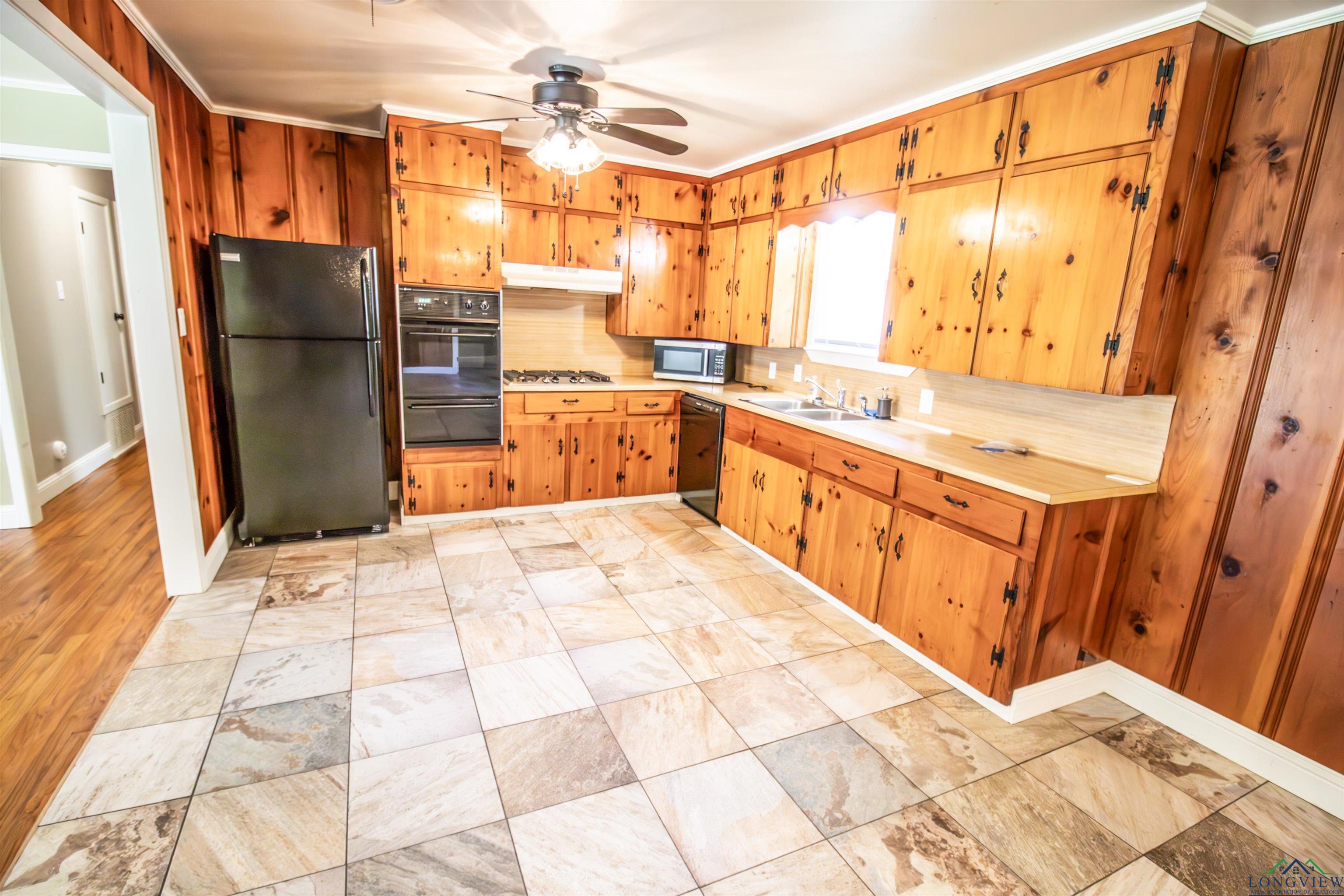 103 W Primrose Lane, Longview, Texas image 5