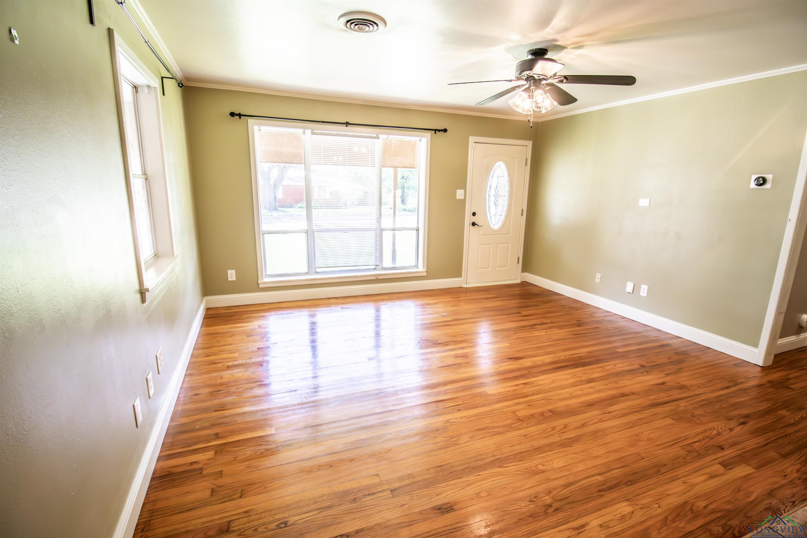 103 W Primrose Lane, Longview, Texas image 2
