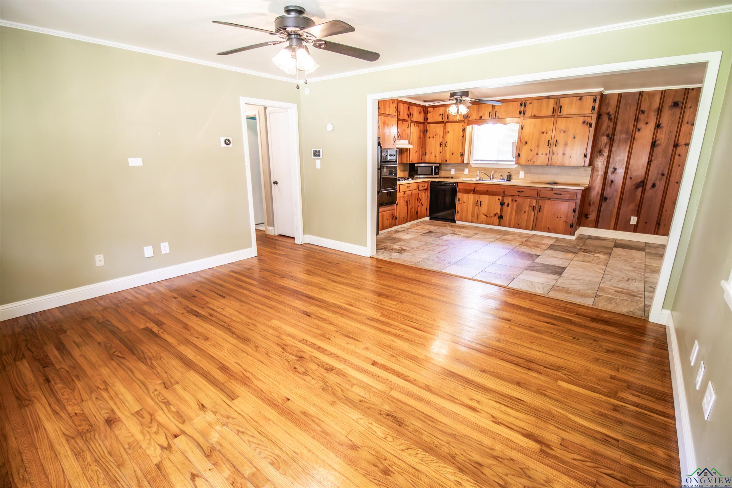 103 W Primrose Lane, Longview, Texas image 3