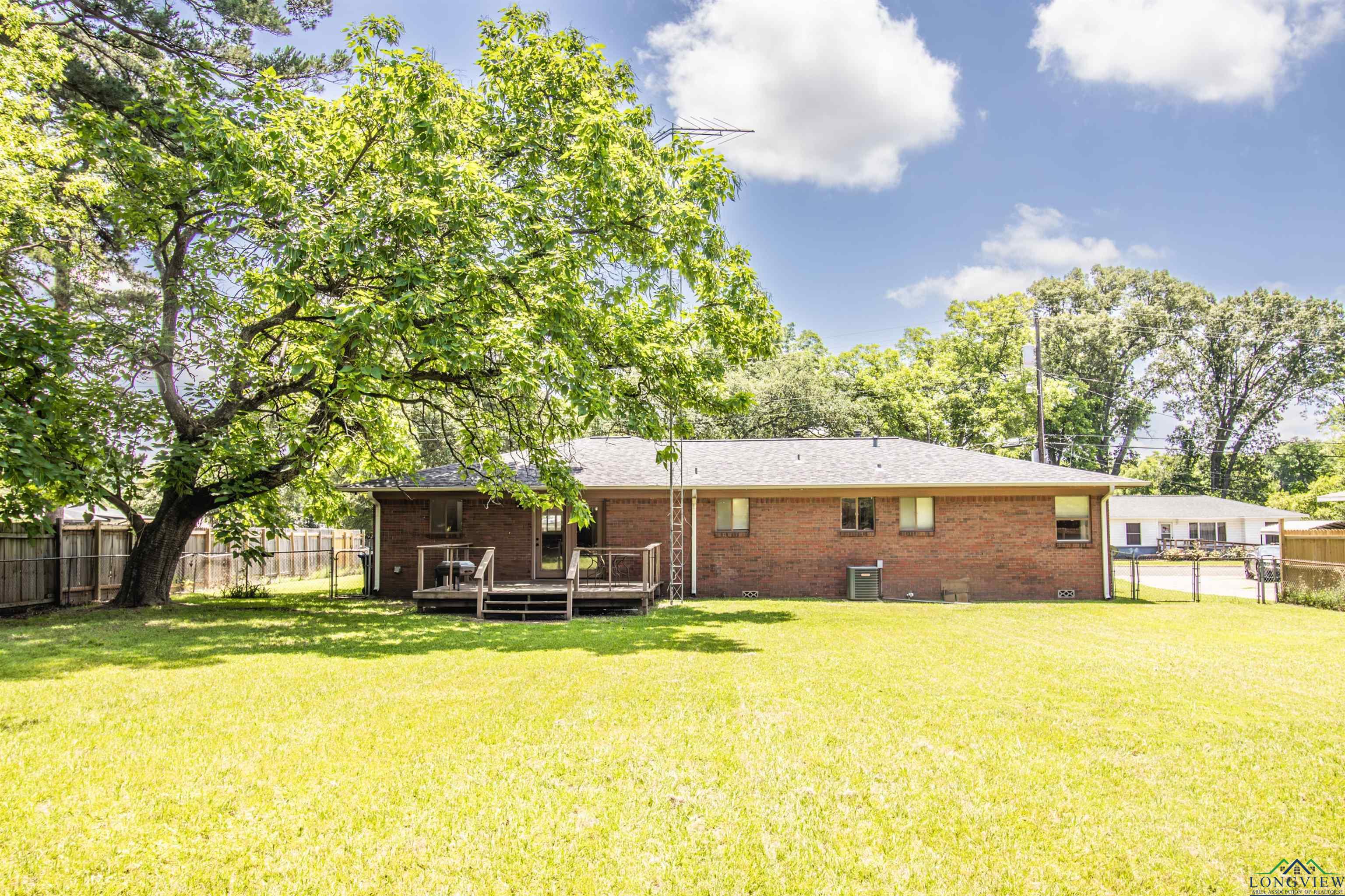 103 W Primrose Lane, Longview, Texas image 19