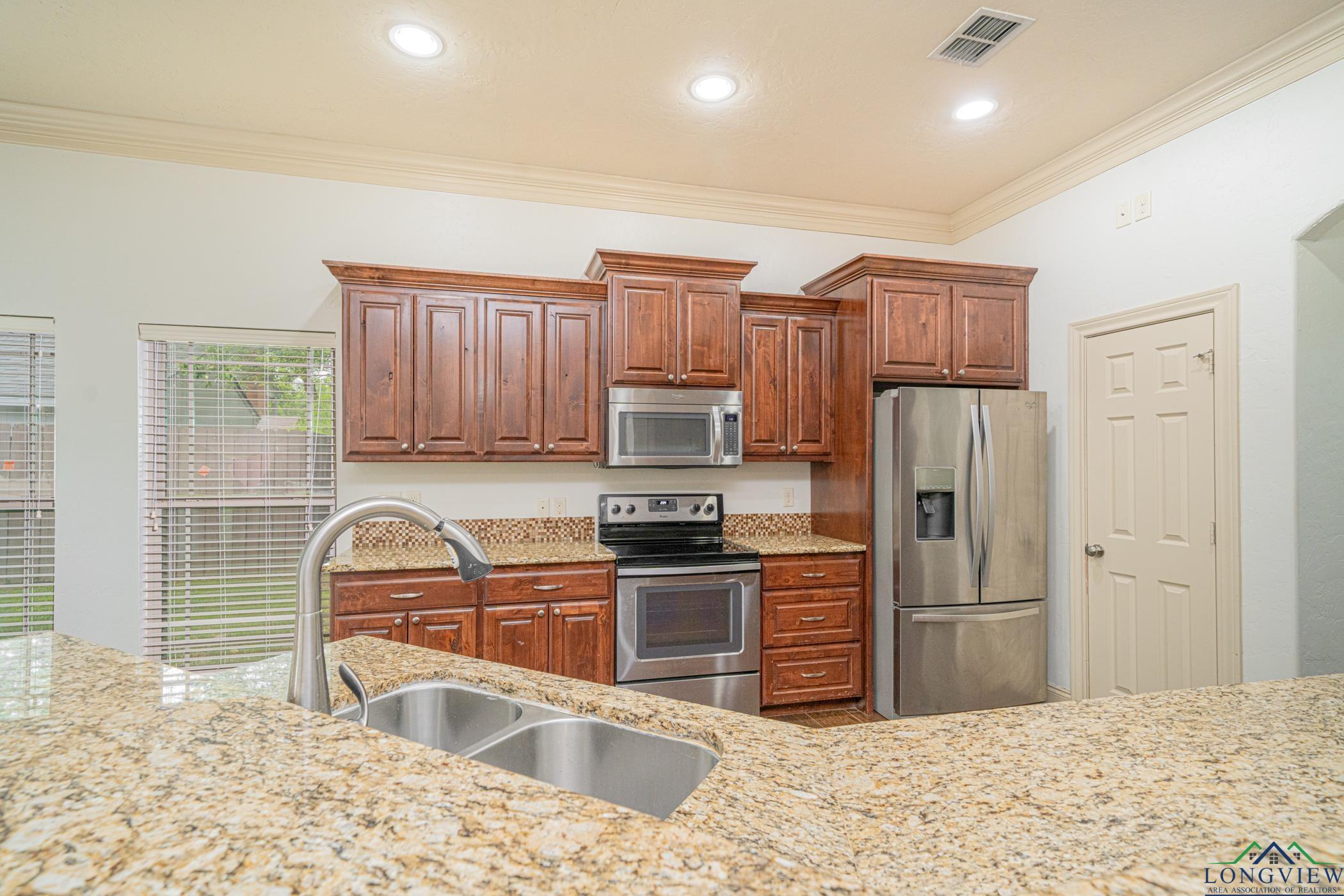 2701 Rosborough Springs Rd, Marshall, Texas image 10