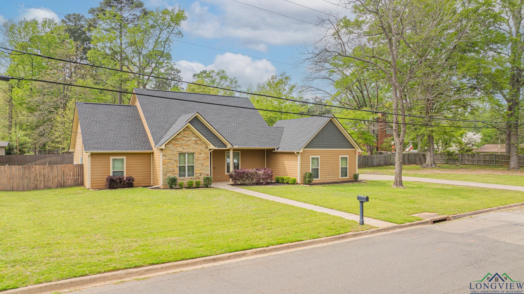 2701 Rosborough Springs Rd, Marshall, Texas image 3