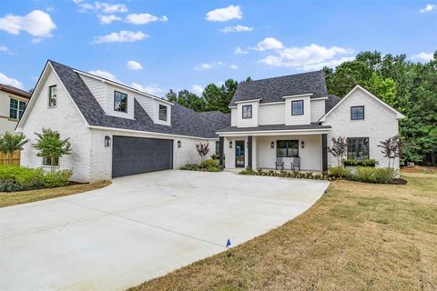 Homes For Sale - 4228 Savannah Hills Lane<br/> Gregg County, Longview, TX 75605