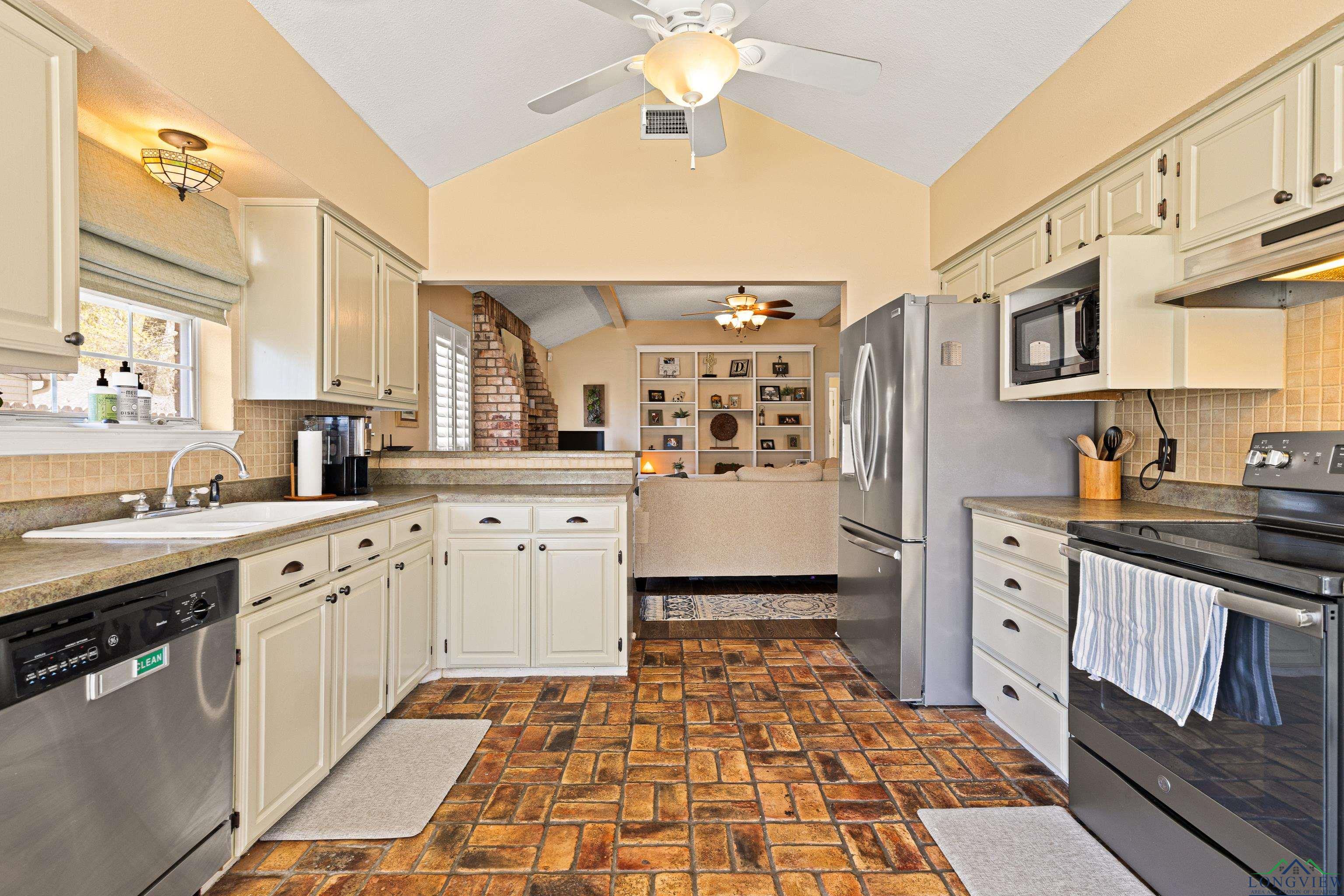1130 Kensington Ct, Longview, Texas image 25