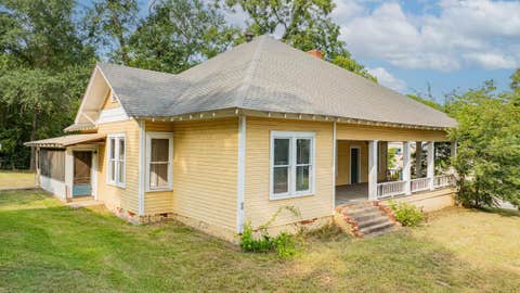Homes For Sale - 100 W Groves St<br/> Upshur County, Big Sandy, TX 75755