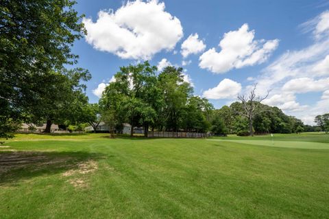 Homes For Sale - 2401 E Cotton St<br/> Longview, TX 75602