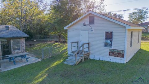 A home in Gladewater