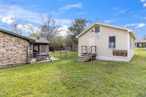 A home in Gladewater