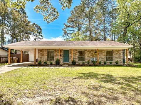 Homes For Sale - 306 River Oaks Dr<br/> Marion County, Jefferson, TX 75657