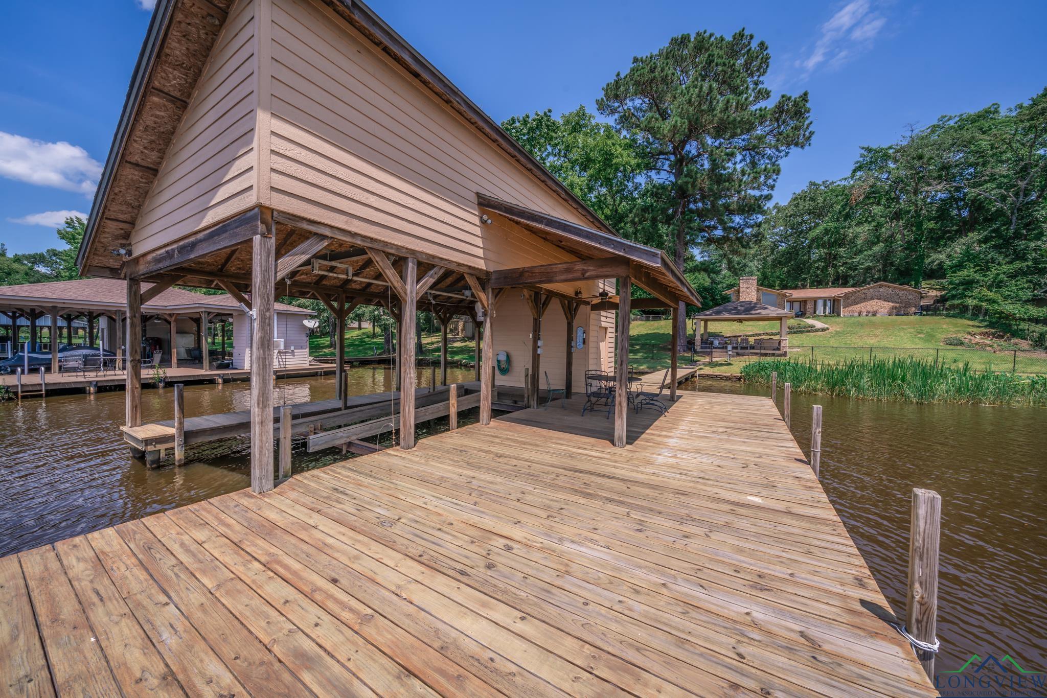 1909 E Lake Drive, Gladewater, Texas image 5