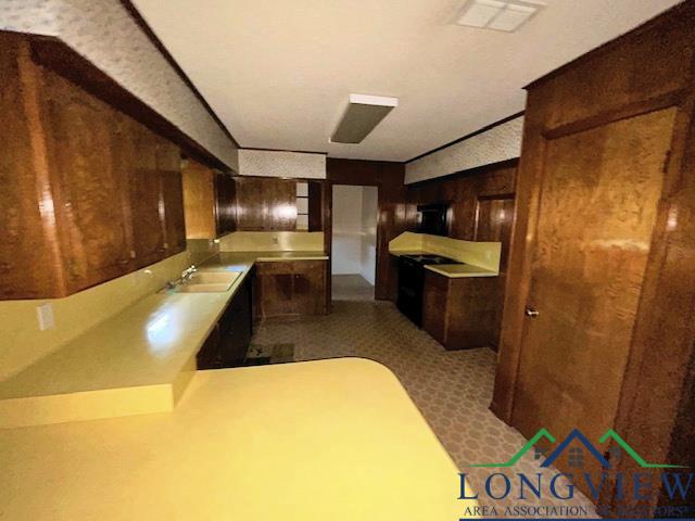 Longview, Texas 75605, United States, 4 Bedrooms Bedrooms, ,3 BathroomsBathrooms,Residential,Active,238632
