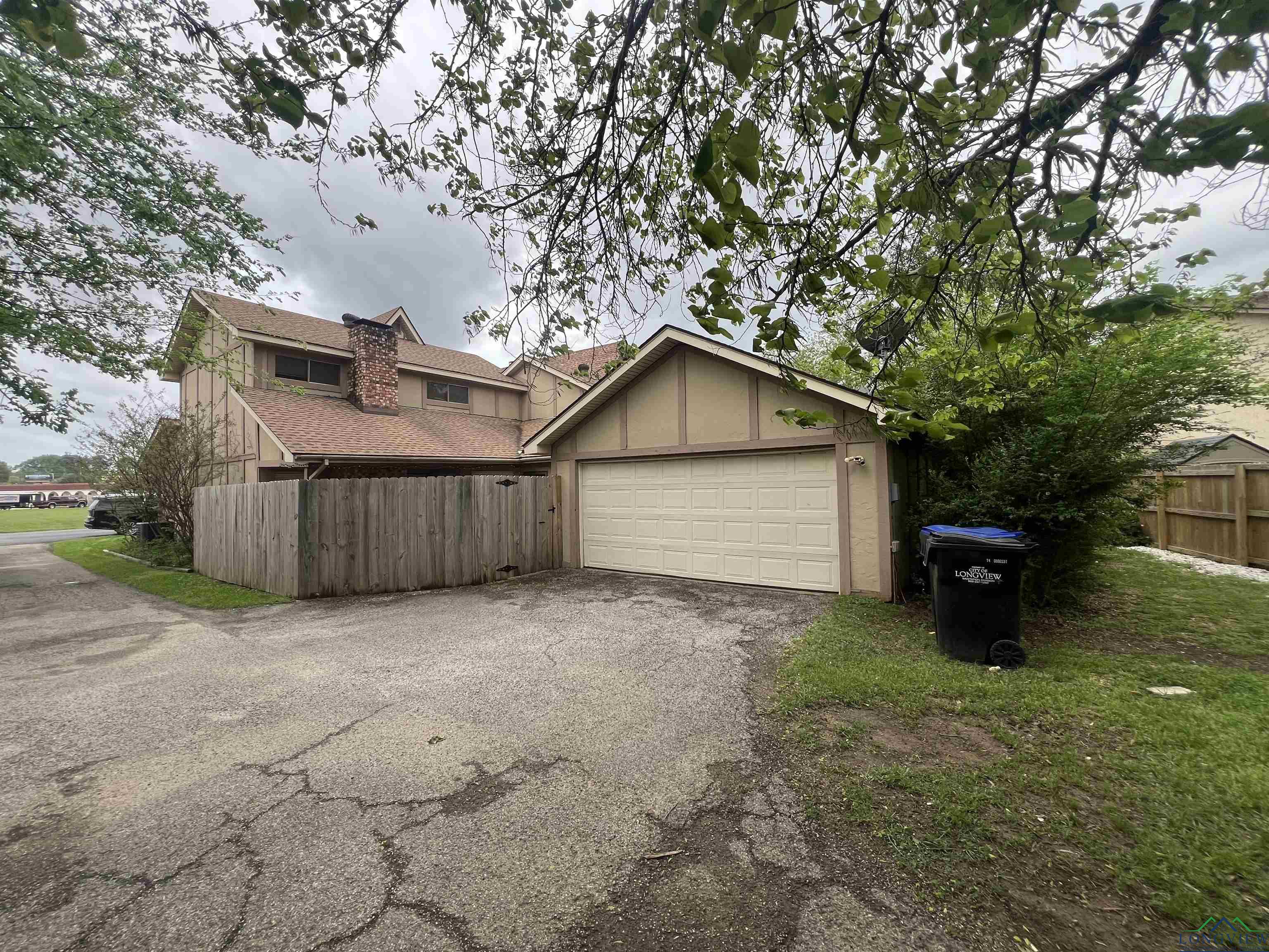 1009 Towne Lake Dr, Longview, Texas image 3